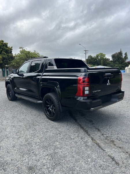 2026 Mitsubishi Triton DC GSR 4WD 6AT image 2