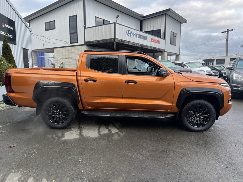 2026 Mitsubishi Triton DC VRX 4WD 6A image 5