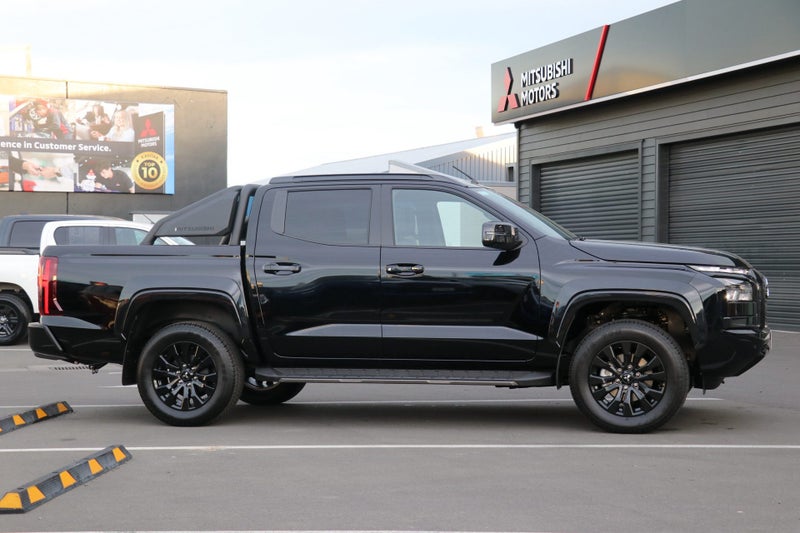 2026 Mitsubishi Triton DC VRX 4WD 6AT image 3