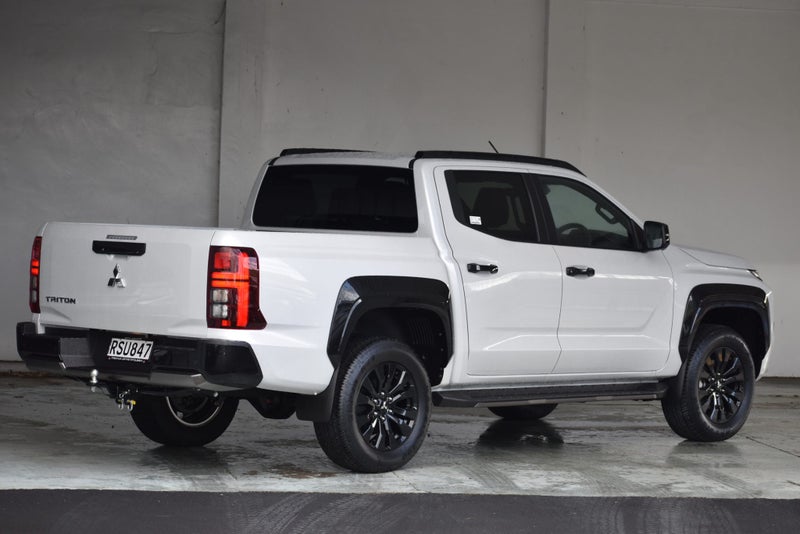 2026 Mitsubishi Triton Dc VRX 4WD 6At image 3