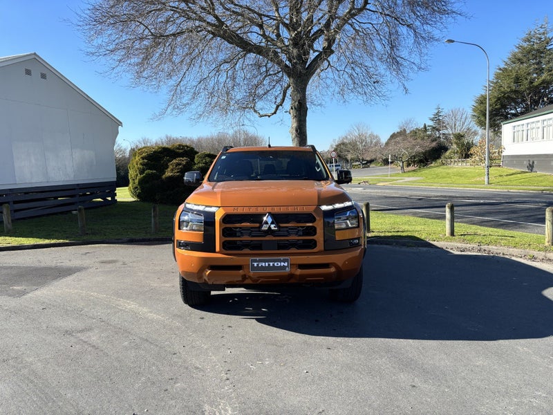 2026 Mitsubishi Triton DC VRX 4WD 6AT 2.4DT 4X4... image 2