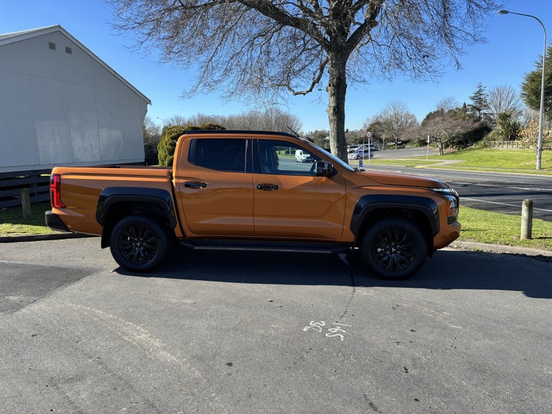 2026 Mitsubishi Triton DC VRX 4WD 6AT 2.4DT 4X4... image 3