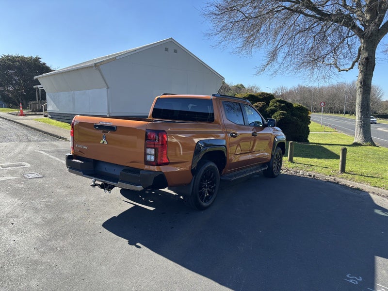 2026 Mitsubishi Triton DC VRX 4WD 6AT 2.4DT 4X4... image 5