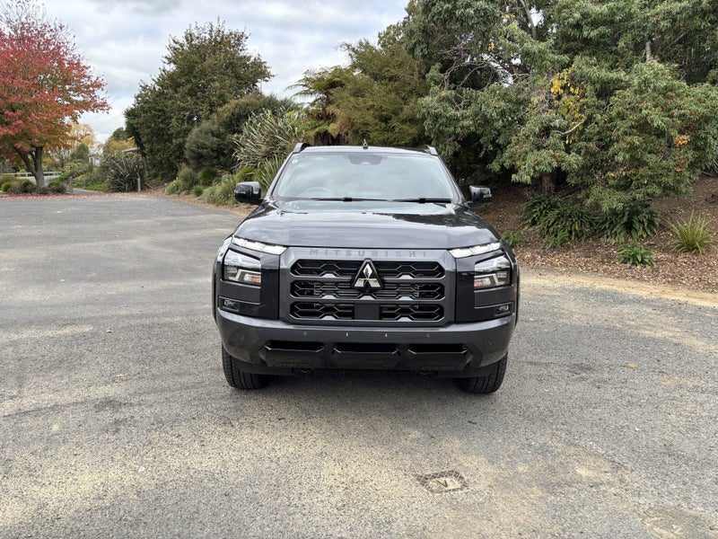2026 Mitsubishi Triton DC VRX 4WD 6AT 2.4DT AUT... image 2