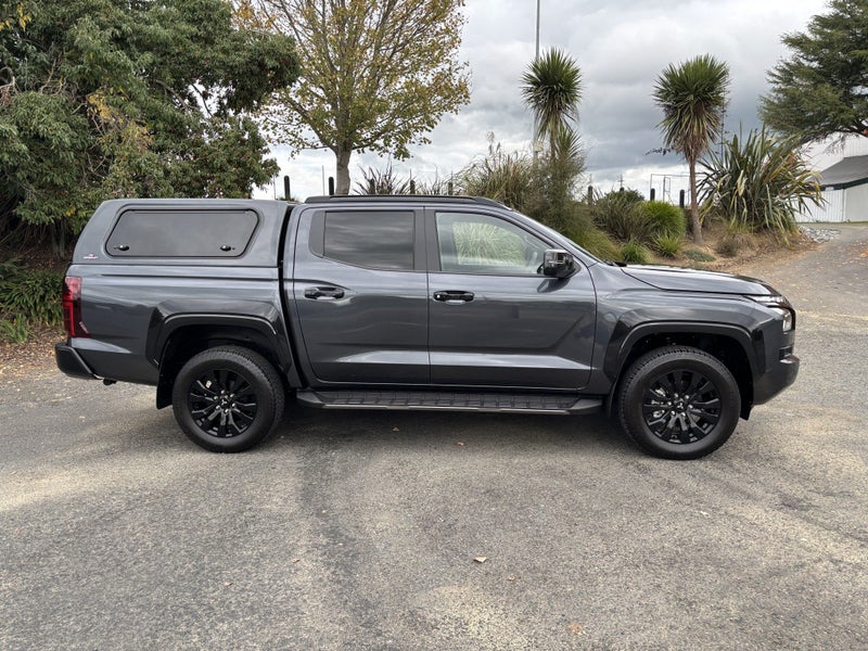 2026 Mitsubishi Triton DC VRX 4WD 6AT 2.4DT AUT... image 3