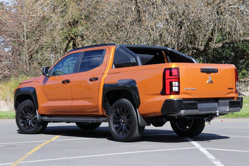 2026 Mitsubishi Triton DC VRX 4WD 6AT image 2