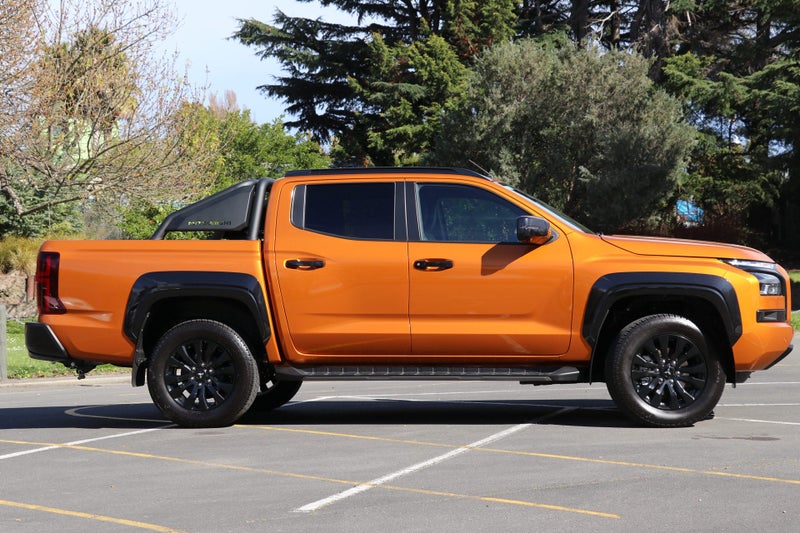 2026 Mitsubishi Triton DC VRX 4WD 6AT image 3