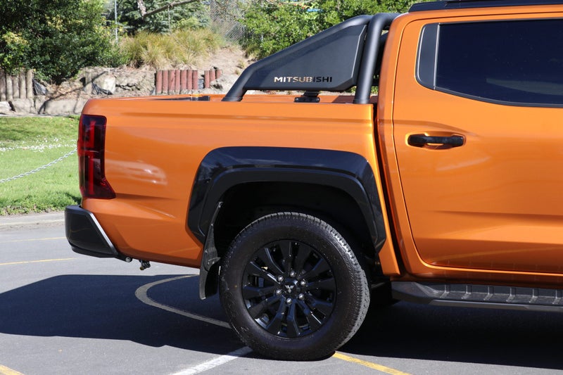 2026 Mitsubishi Triton DC VRX 4WD 6AT image 5