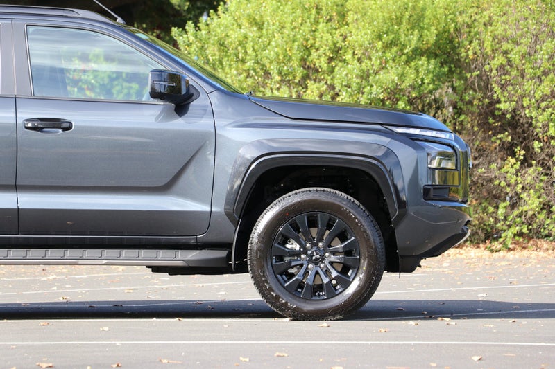 2026 Mitsubishi Triton DC VRX 4WD 6AT image 4