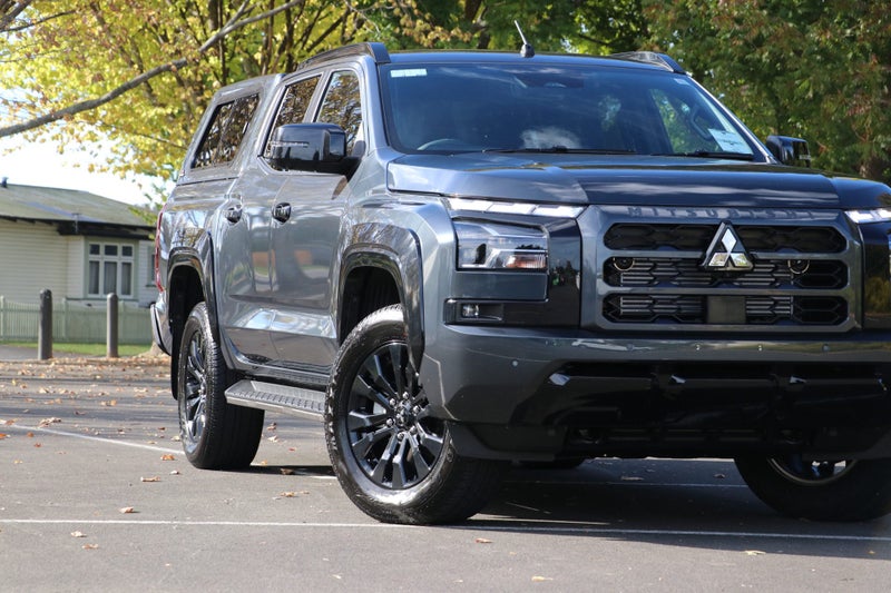 2026 Mitsubishi Triton DC VRX 4WD 6AT image 5