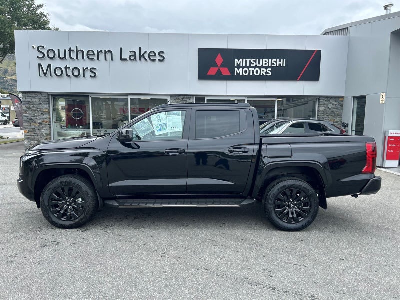 2026 Mitsubishi Triton DC VRX 4WD 6AT image 3