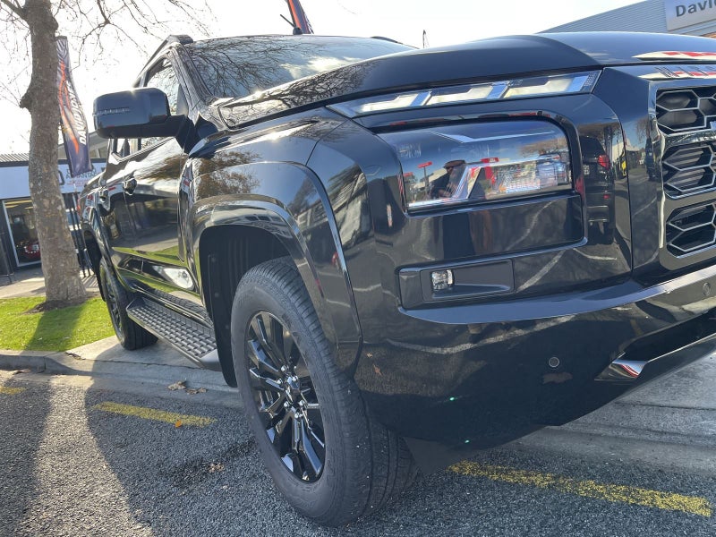 2026 Mitsubishi Triton DC VRX 4WD 6AT image 3