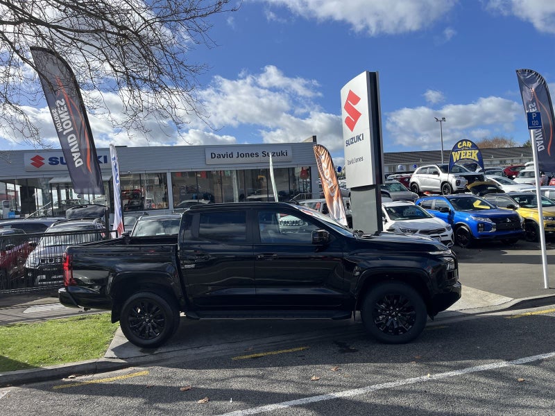 2026 Mitsubishi Triton DC VRX 4WD 6AT image 4