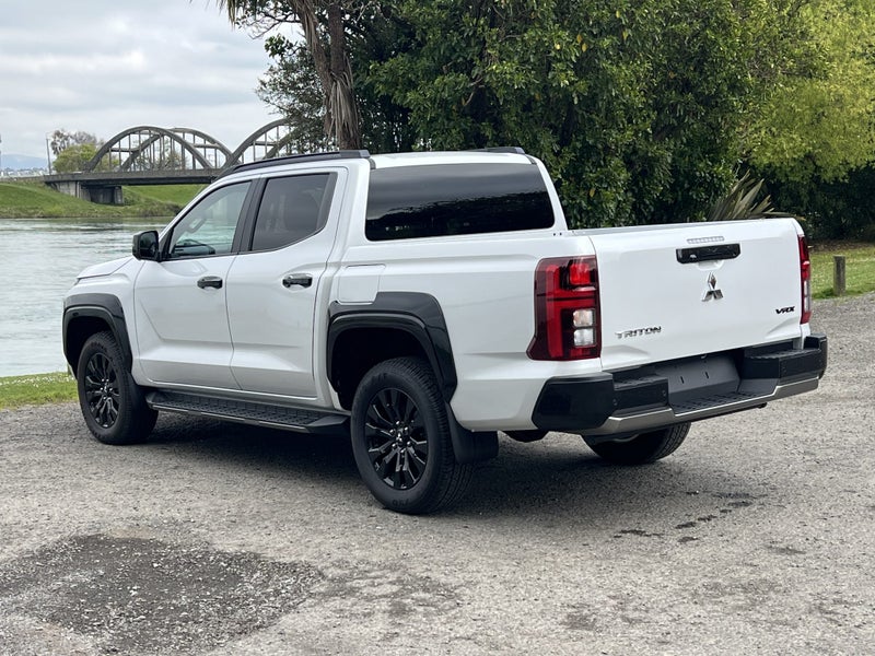 2026 Mitsubishi Triton DC VRX 4WD 6AT image 5