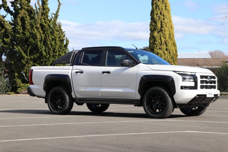 2026 Mitsubishi Triton DC VRX 4WD 6AT (BLACK OUT) image 3