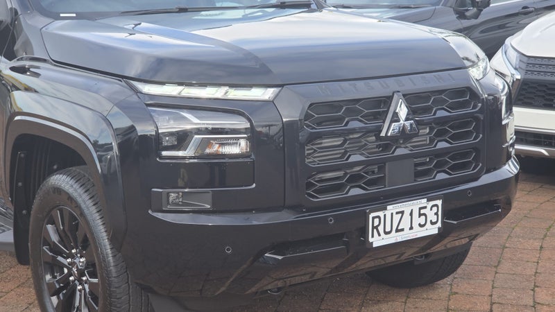 2026 Mitsubishi Triton DC VRX 4WD Auto 2.4D image 2