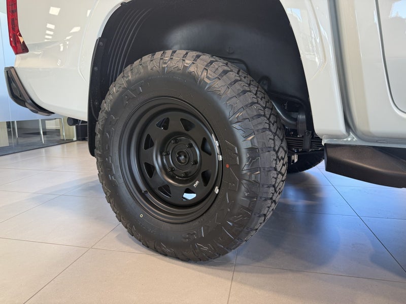 2026 Mitsubishi Triton DC WS 2.4D GLX 4WD 6AT image 3