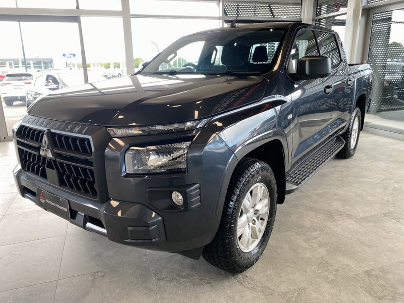 2026 Mitsubishi Triton DC WS 2.4D GLX 4WD 6AT image 3