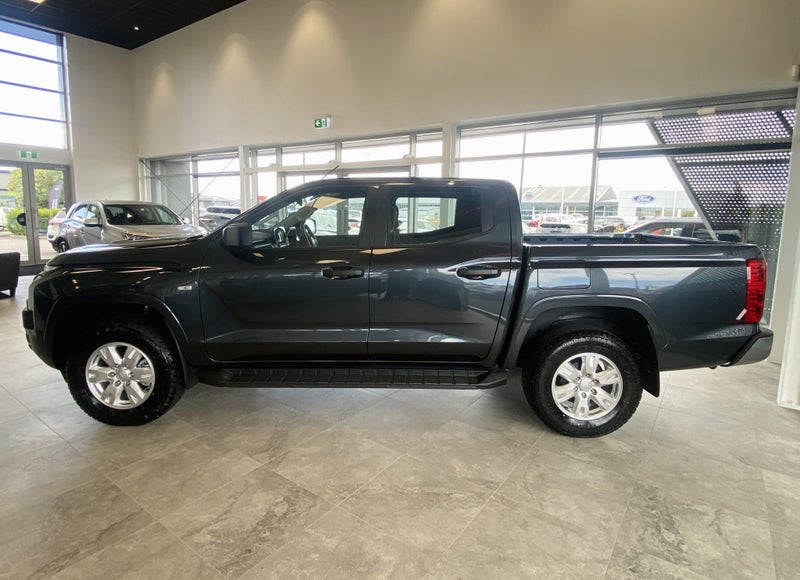 2026 Mitsubishi Triton DC WS 2.4D GLX 4WD 6AT image 4