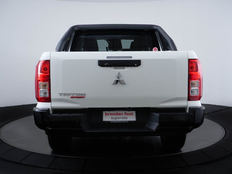 2026 Mitsubishi Triton DC WS 2.4D GLX SPORT 4WD... image 2