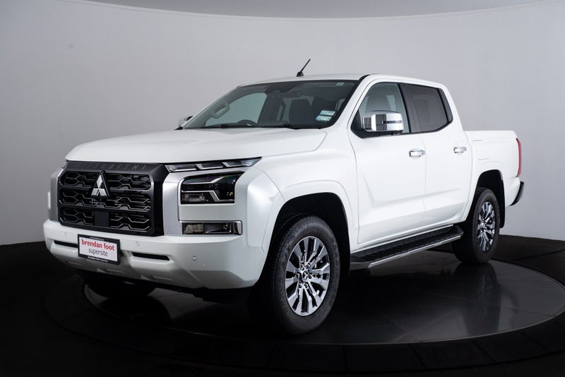 2026 Mitsubishi Triton DC WS 2.4D GLXR 2WD 6AT image 3