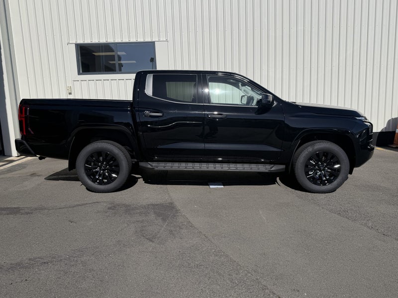 2026 Mitsubishi Triton DC WS 2.4D GLXR 4WD 6AT image 4