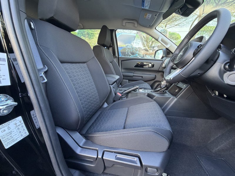 2026 Mitsubishi Triton DC WS 2.4D GLXR 4WD 6AT image 5