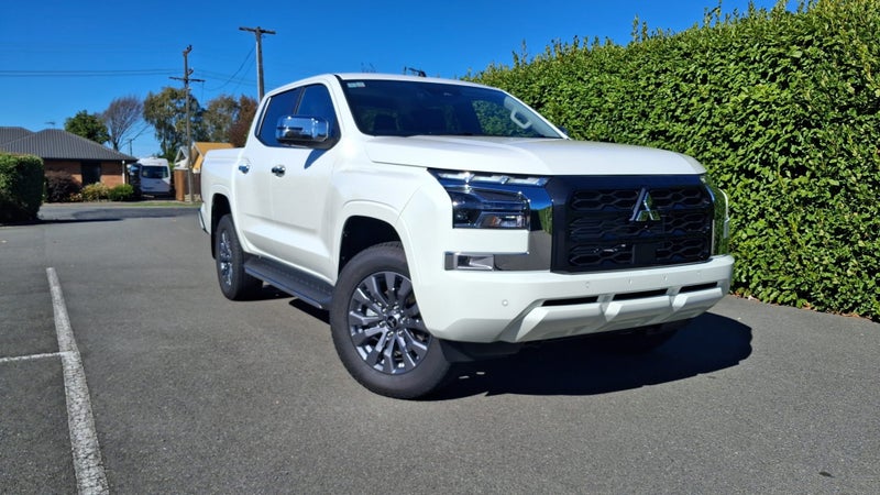 2026 Mitsubishi Triton DC WS 2.4D GLXR 4WD 6AT image 2