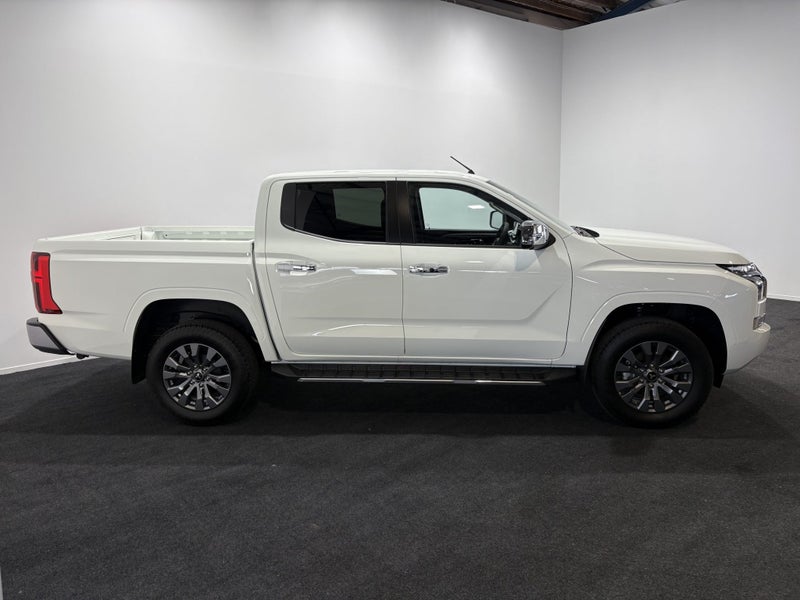 2026 Mitsubishi Triton DC WS 2.4D GLXR 4WD 6AT image 4