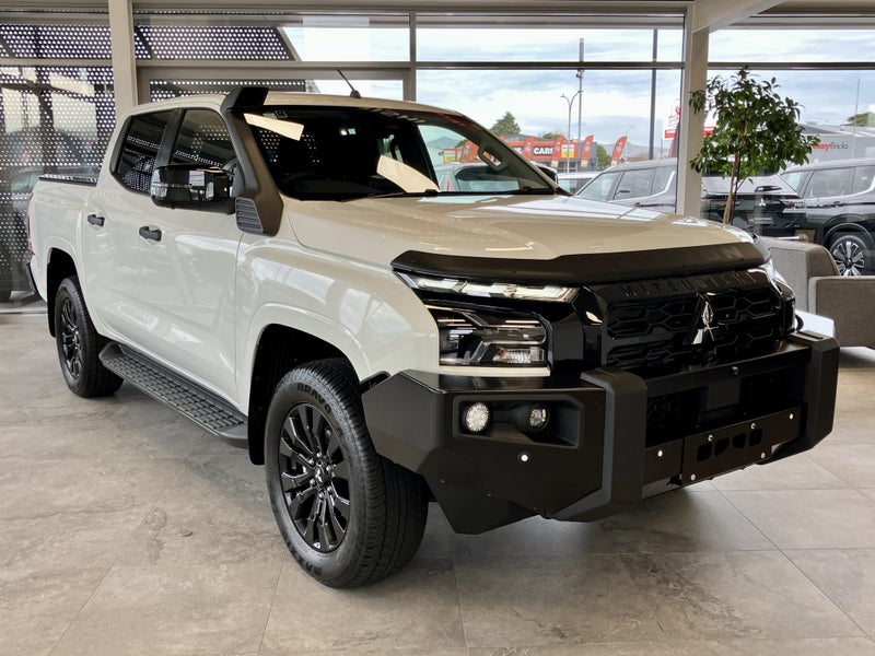 2026 Mitsubishi Triton DC WS 2.4D GLXR 4WD 6AT image 2