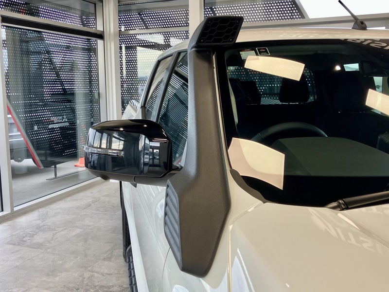 2026 Mitsubishi Triton DC WS 2.4D GLXR 4WD 6AT image 3