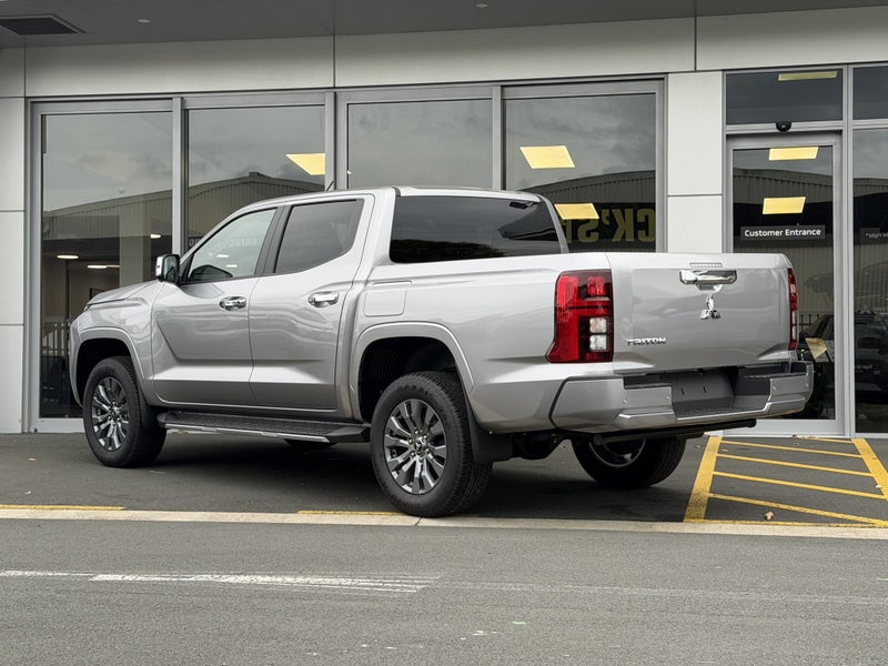 2026 Mitsubishi Triton DC WS 2.4D GLXR 4WD 6AT... image 3