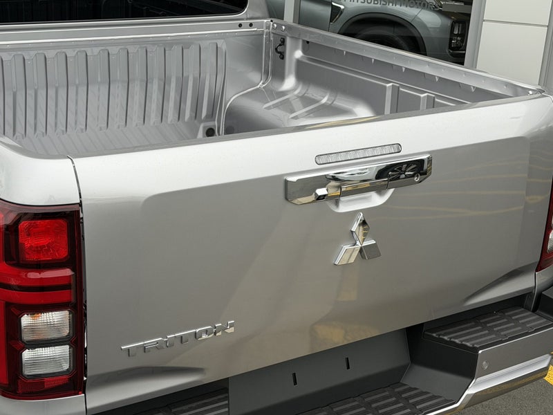2026 Mitsubishi Triton DC WS 2.4D GLXR 4WD 6AT... image 5