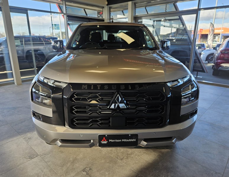 2026 Mitsubishi Triton DC WS 2.4D GLXR 4WD 6AT image 3