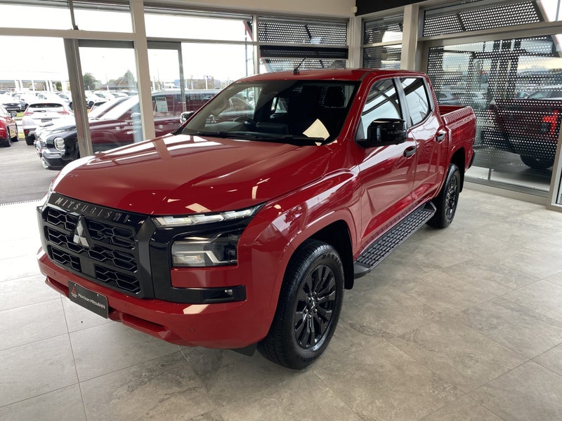 2026 Mitsubishi Triton DC WS 2.4D GLXR 4WD 6AT image 3