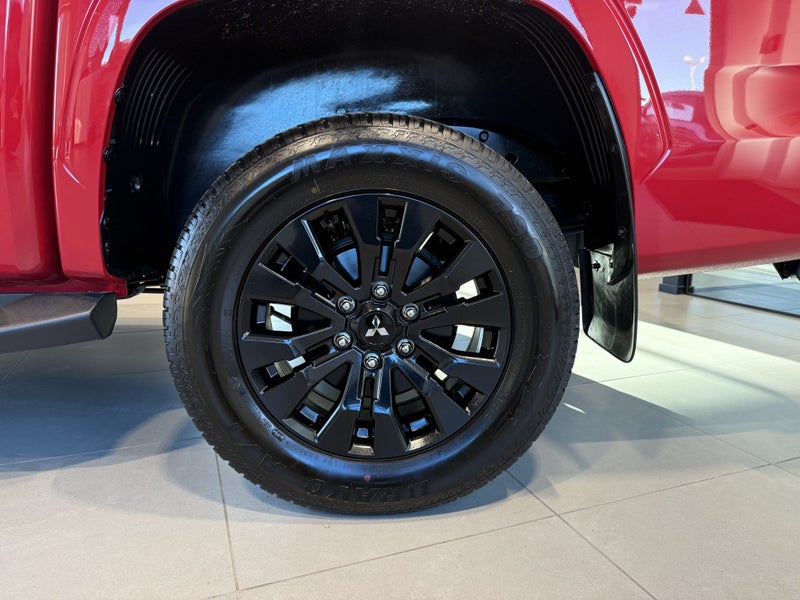 2026 Mitsubishi Triton DC WS 2.4D GLXR 4WD 6AT image 3