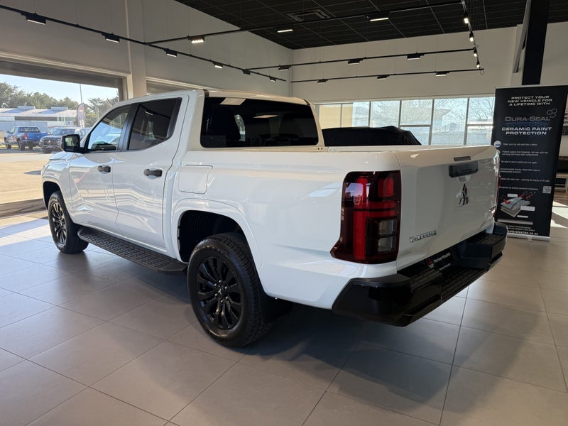 2026 Mitsubishi Triton DC WS 2.4D GLXR 4WD 6AT image 4