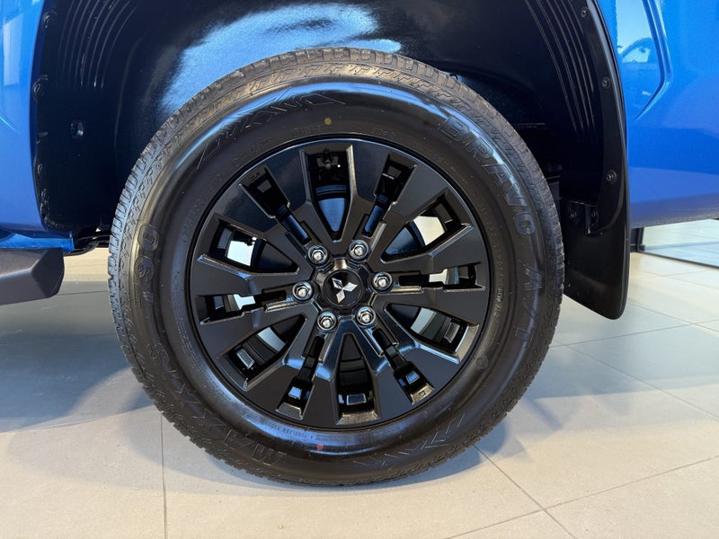 2026 Mitsubishi Triton DC WS 2.4D GLXR 4WD 6AT image 3