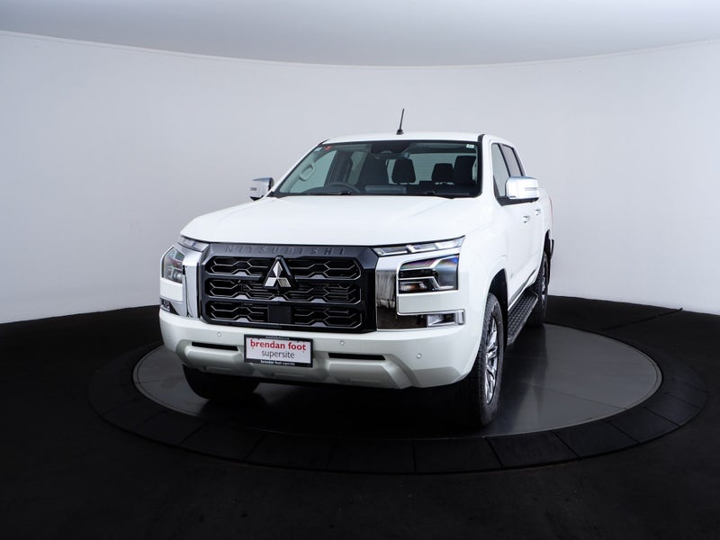 2026 Mitsubishi Triton DC WS 2.4D GLXR 4WD 6AT image 3