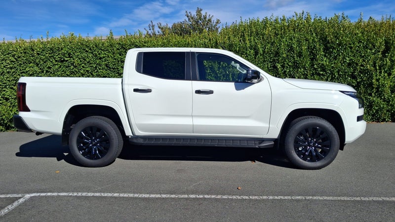 2026 Mitsubishi Triton DC WS 2.4D GLXR 4WD 6AT image 3