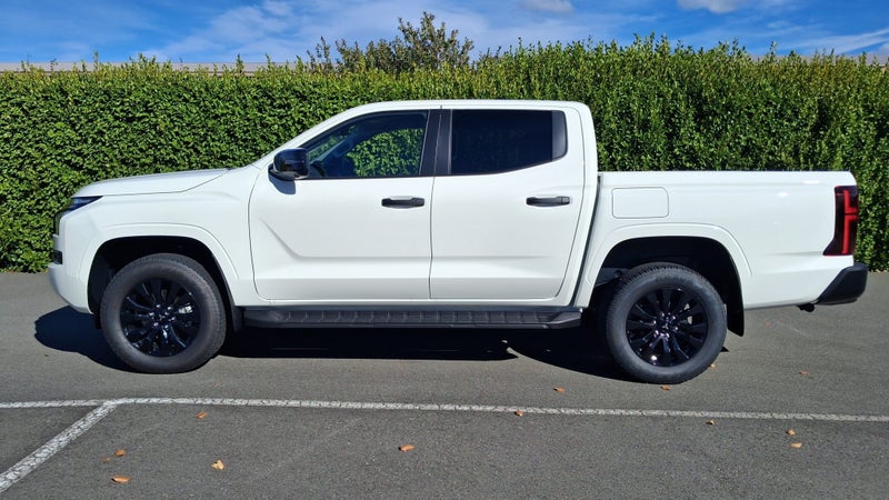 2026 Mitsubishi Triton DC WS 2.4D GLXR 4WD 6AT image 4