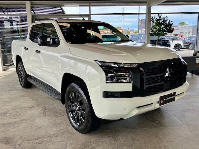 2026 Mitsubishi Triton DC WS 2.4D GLXR 4WD 6AT image 2