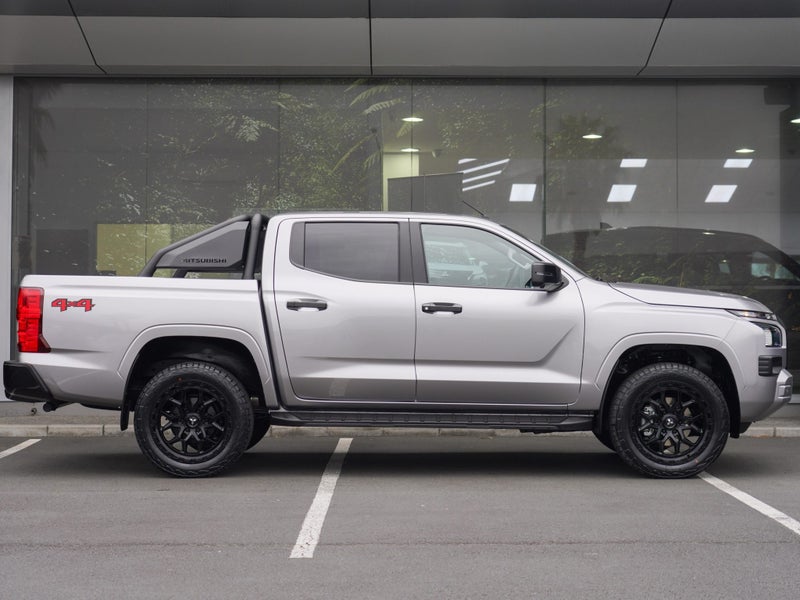 2026 Mitsubishi Triton DC WS 2.4D GLXS 4WD 6AT image 2