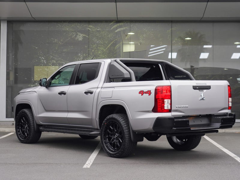 2026 Mitsubishi Triton DC WS 2.4D GLXS 4WD 6AT image 3