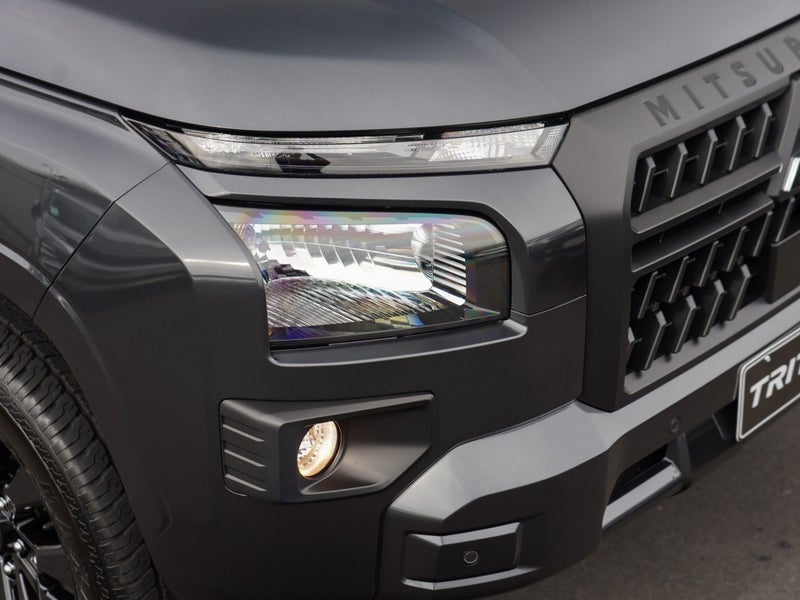 2026 Mitsubishi Triton DC WS 2.4D GLXS 4WD 6AT image 3