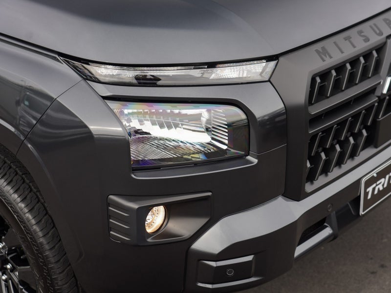 2026 Mitsubishi Triton DC WS 2.4D GLXS 4WD 6AT image 3