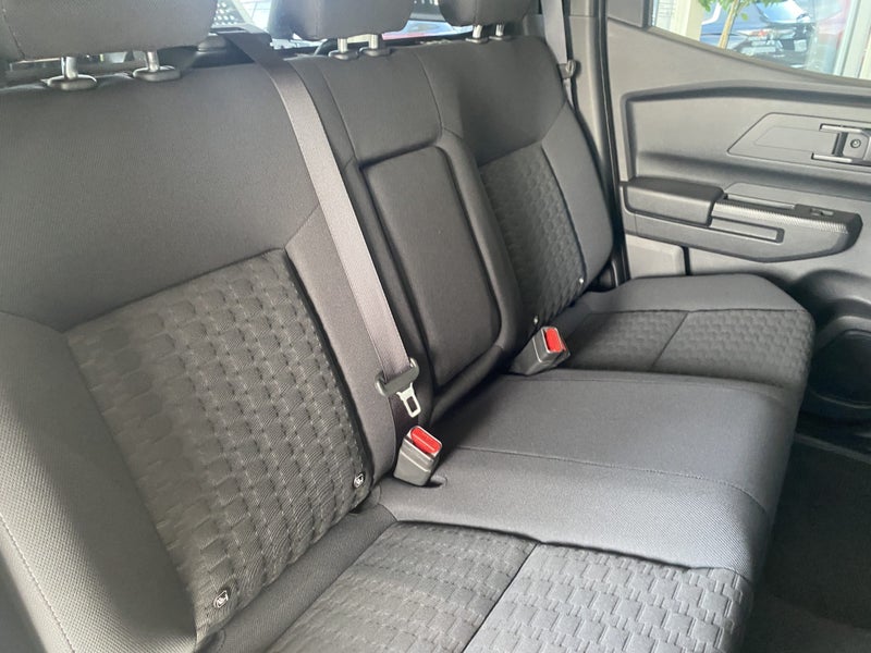 2026 Mitsubishi Triton DC WS 2.4D GLXS 4WD 6AT image 4