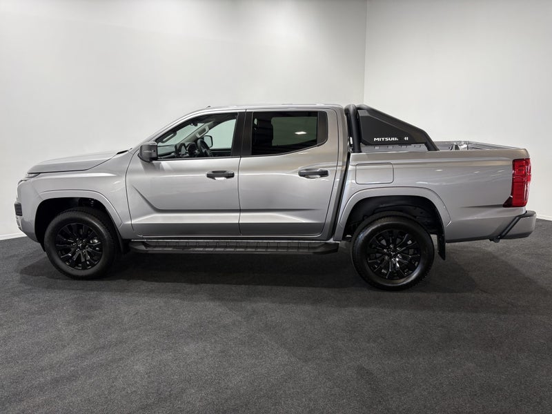 2026 Mitsubishi Triton DC WS 2.4D GLXS 4WD 6AT image 4