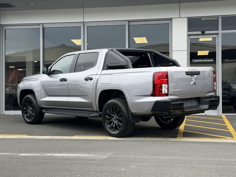 2026 Mitsubishi Triton DC WS 2.4D GLXS 4WD 6AT... image 4
