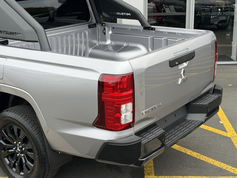2026 Mitsubishi Triton DC WS 2.4D GLXS 4WD 6AT... image 5